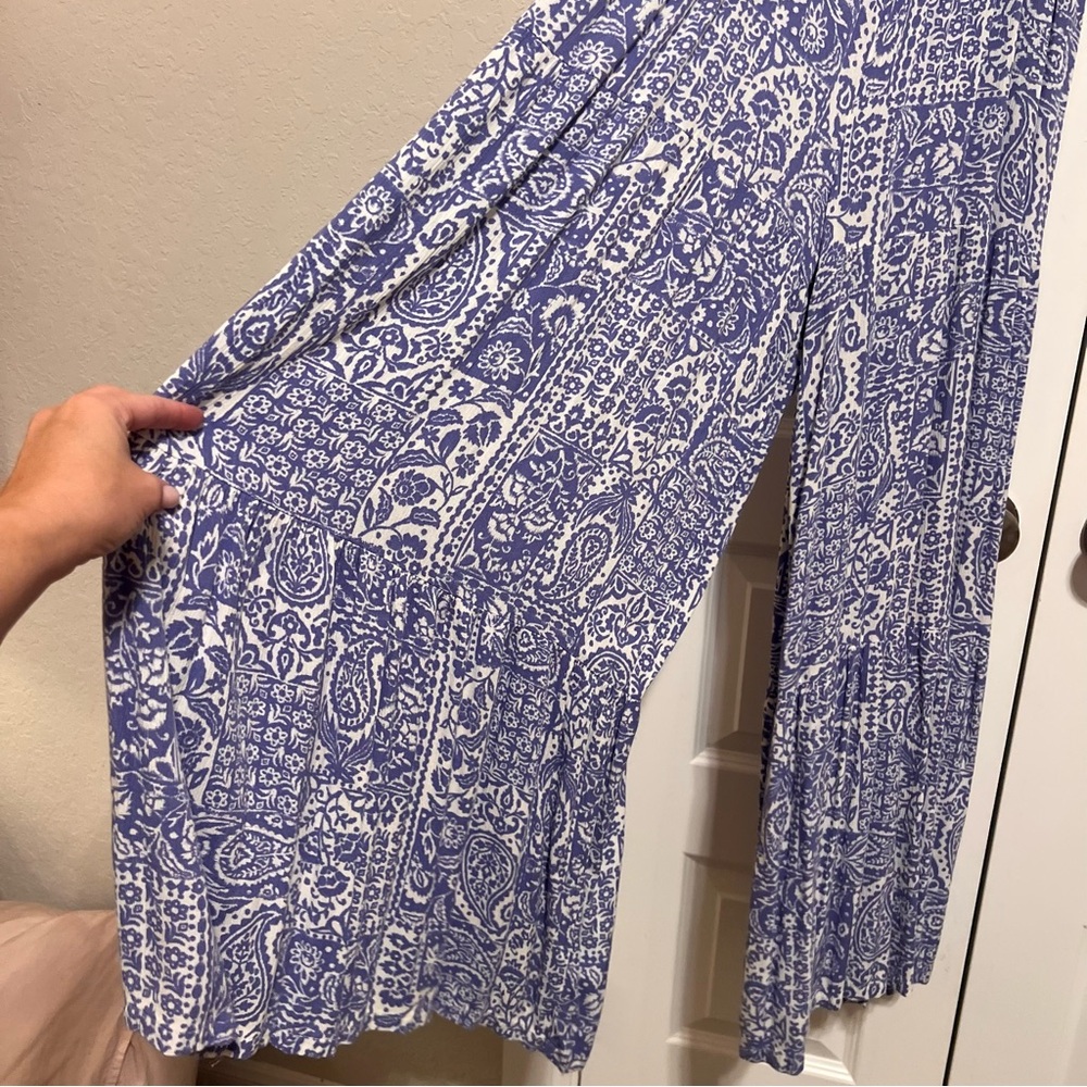 Jessica Simpson Blue and White Floral Wide Leg Jumpsuit (flawed…see description) - Picture 5 of 10